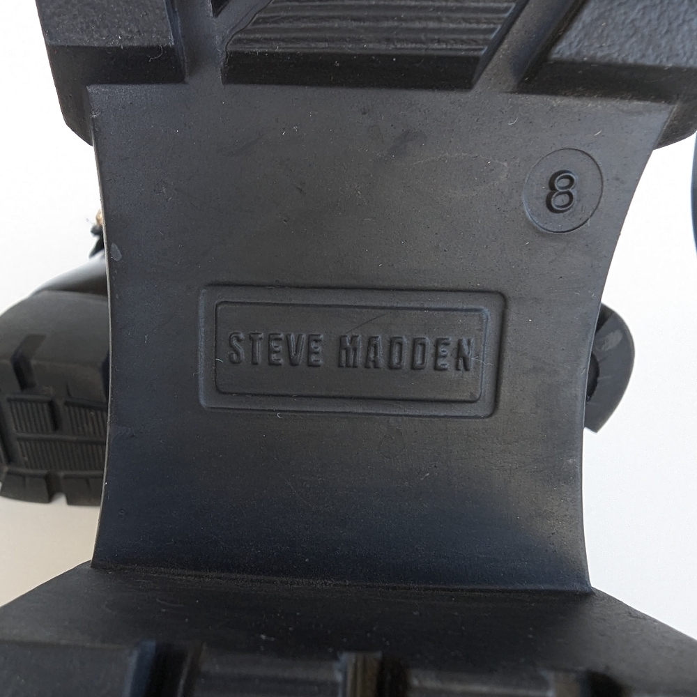 Steve Madden Hamlet Black and Gold Ankle Boots with Glossy Finish and Block Heel - Picture 8 of 11
